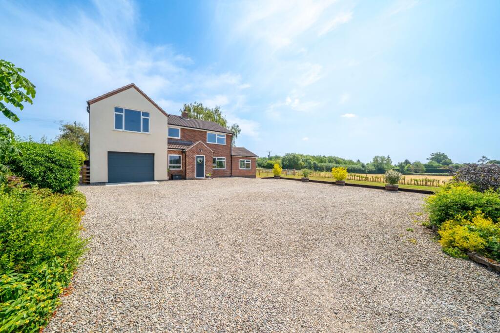 Main image of property: Moor Farm House, Halfway House Lane, Eardington, Bridgnorth, WV16 5JP