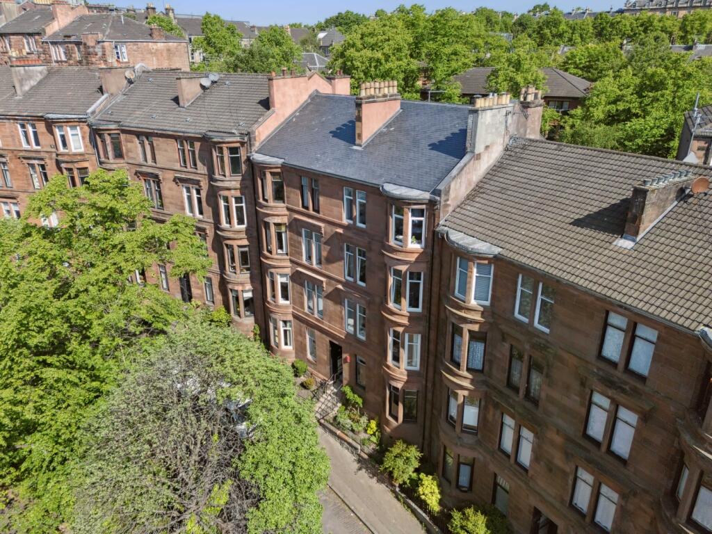 Main image of property: 3/2 6 Caird Drive, Partickhill, G11 5DS