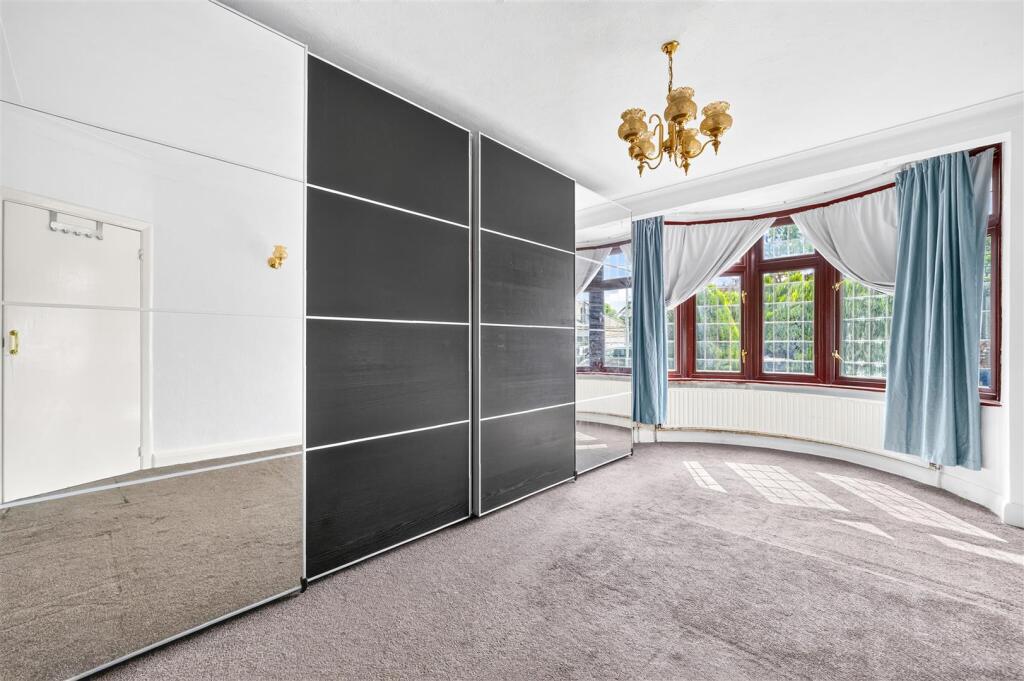 House in Ilford - More