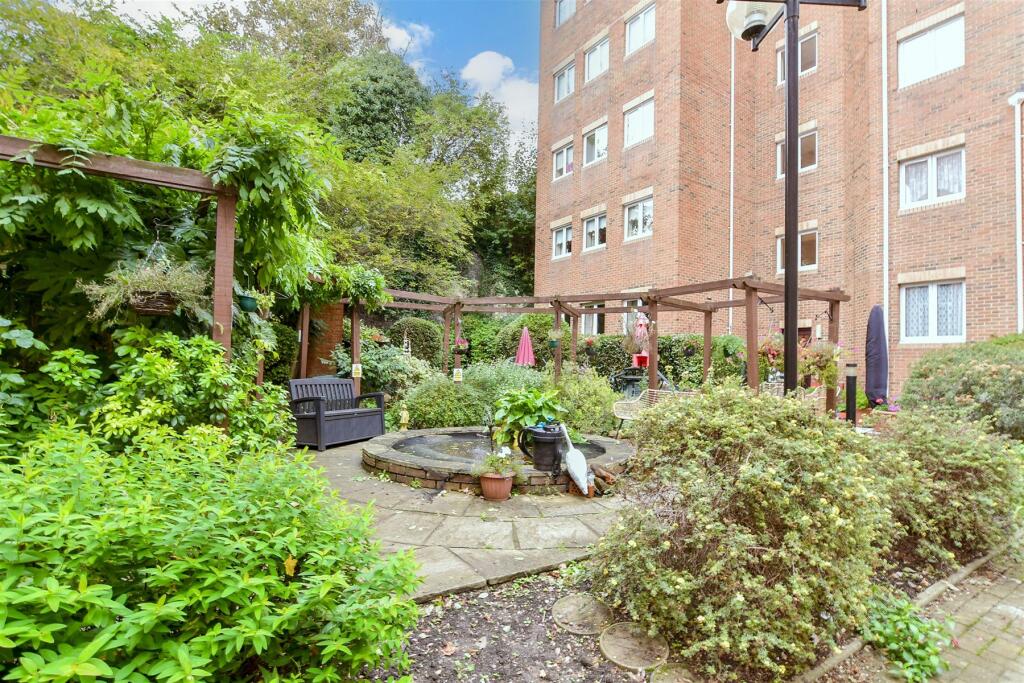 Main image of property: High Street, Chatham, Kent