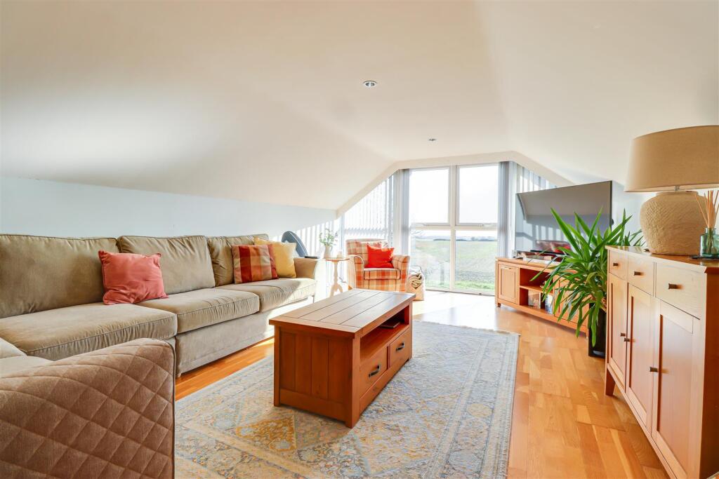 London Road, Hadleigh, Benfleet photo 3