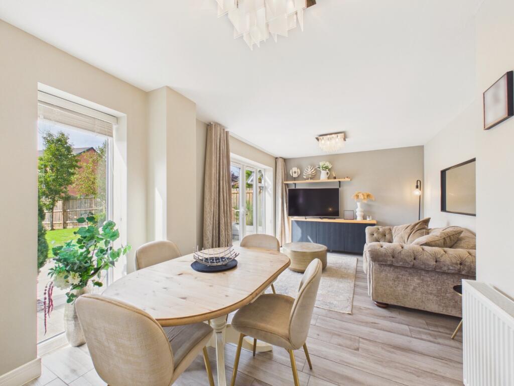 House in Hull - View 5