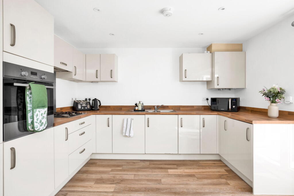 House in Guildford - View 4