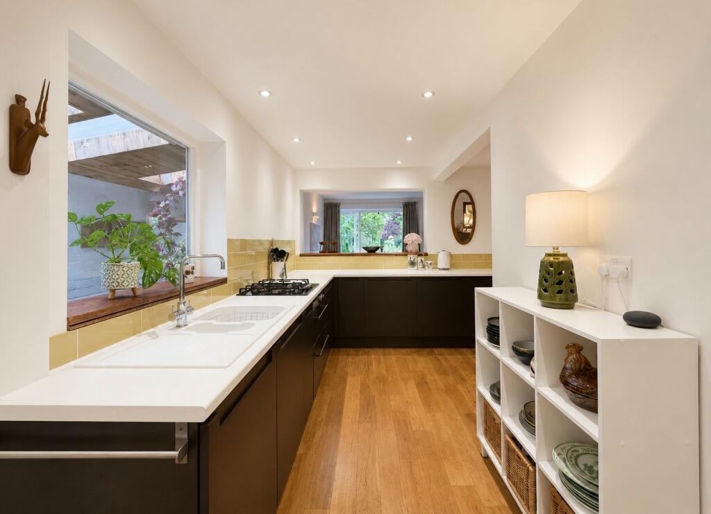 House in Bromsgrove, Wythall - View 4