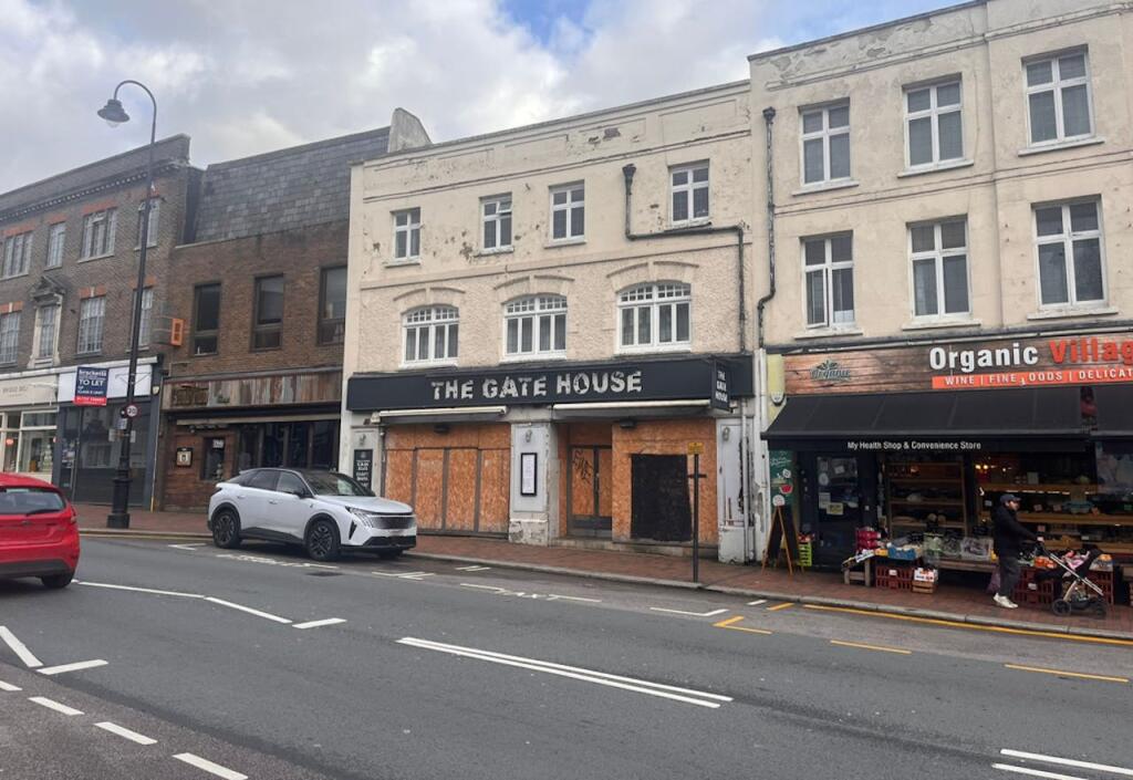 Main image of property: 115 High Street, Tonbridge, TN9 1DL
