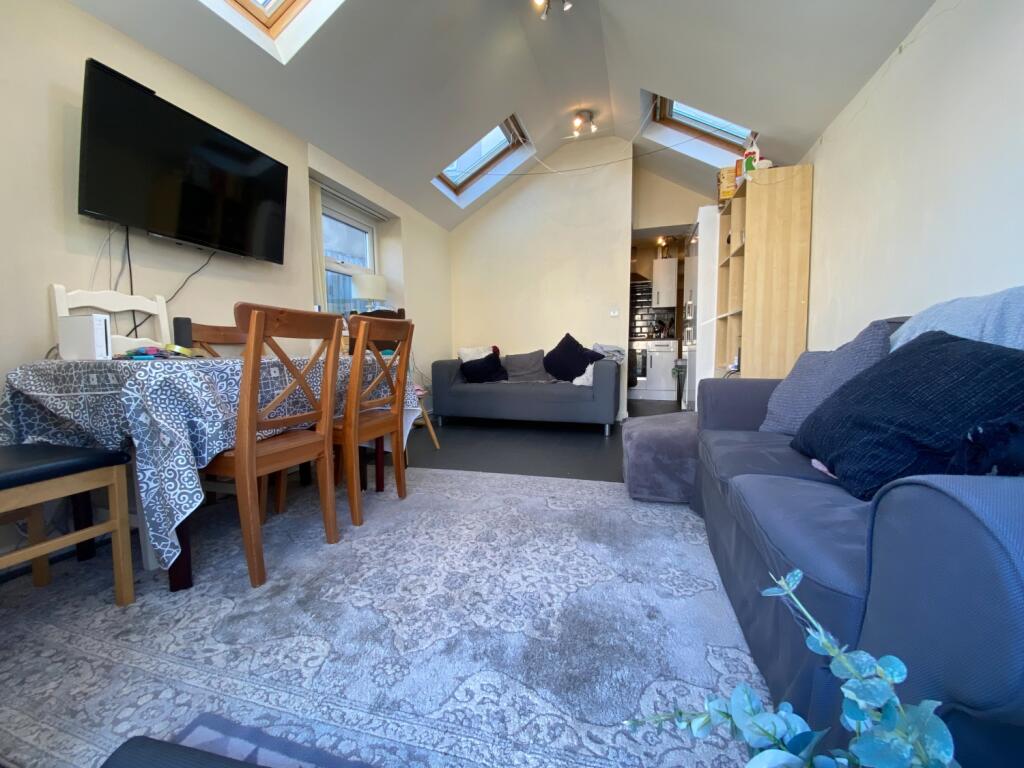 House in Cardiff, Maindy, Cathays - View 2