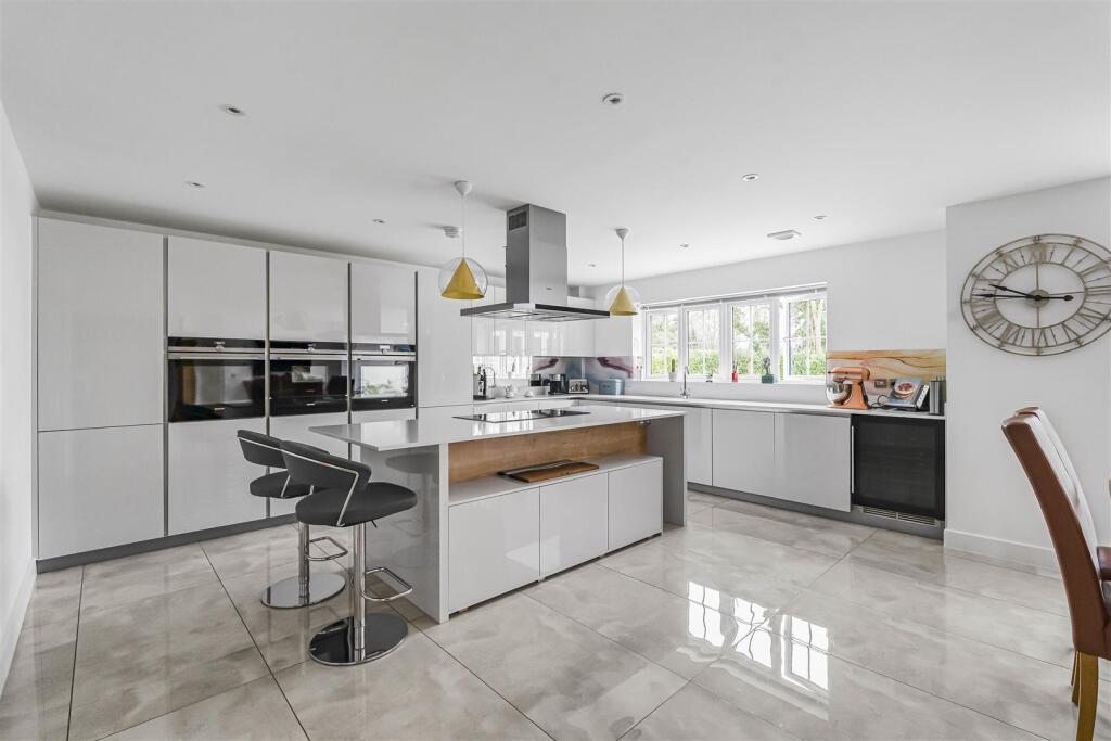House in Uttlesford, Newport - More