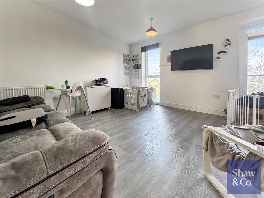Apartment in London - View 2