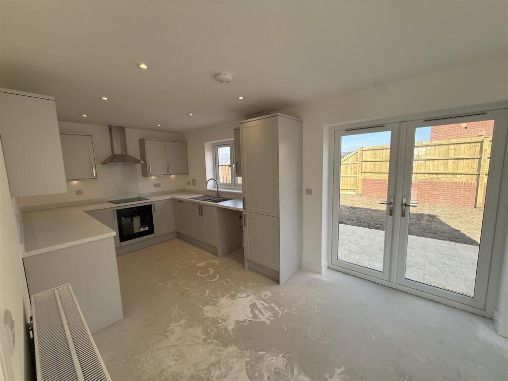 House in Weymouth, Dorset - More