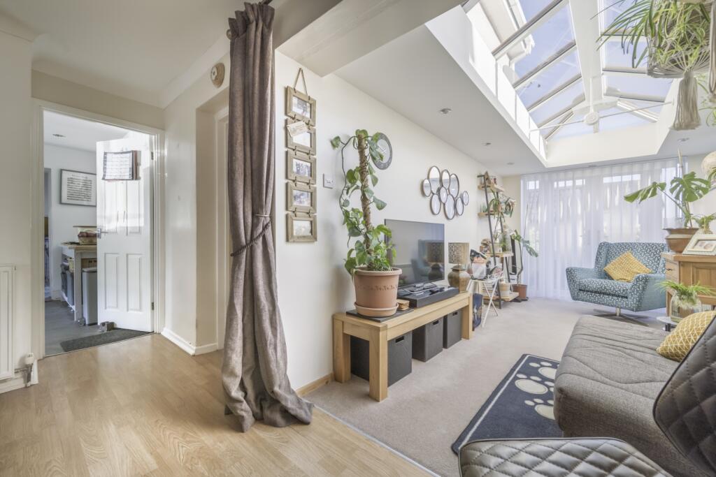 58, White Lion Park, Malmesbury, Wiltshire, SN16 photo 2