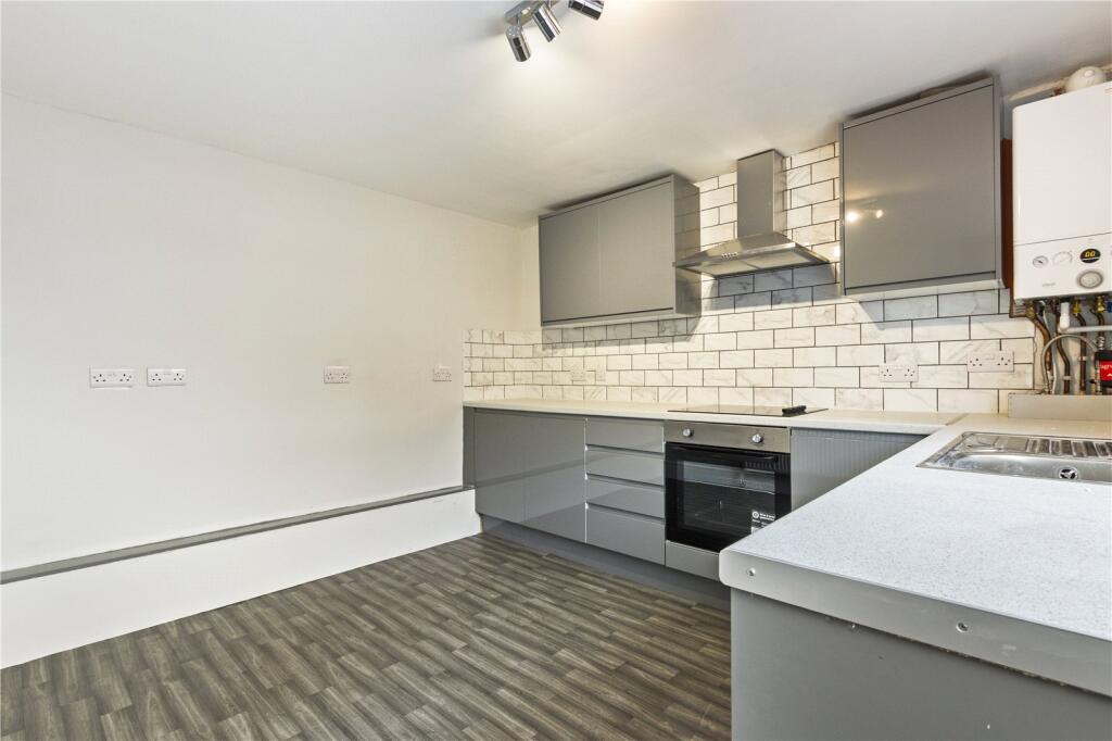 Apartment in Doncaster - View 4