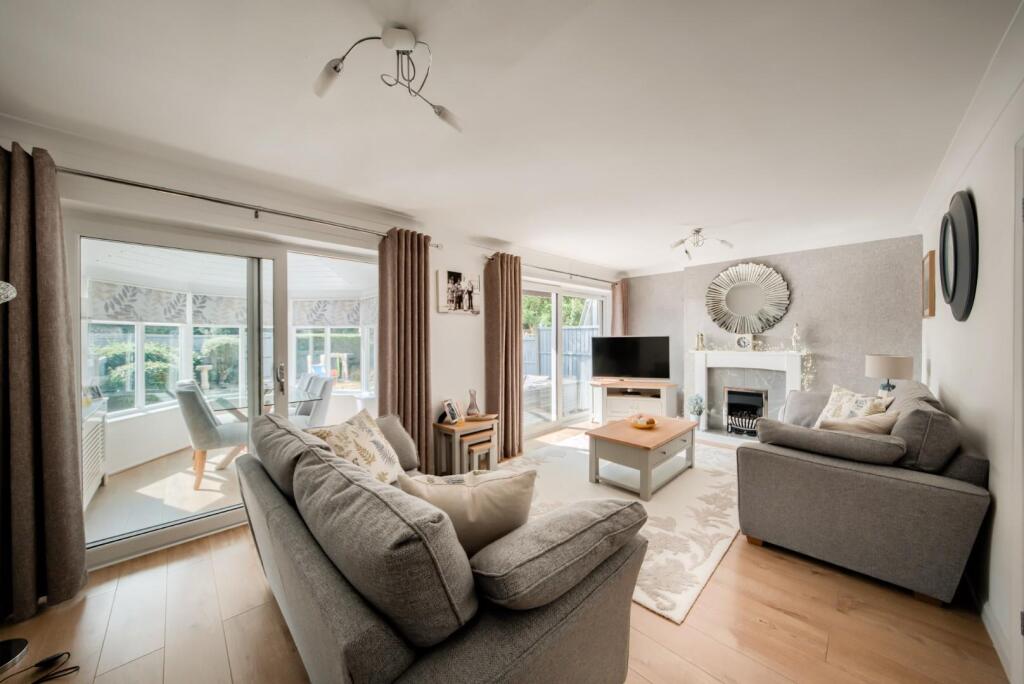 House in Solihull, Kineton Green - View 4