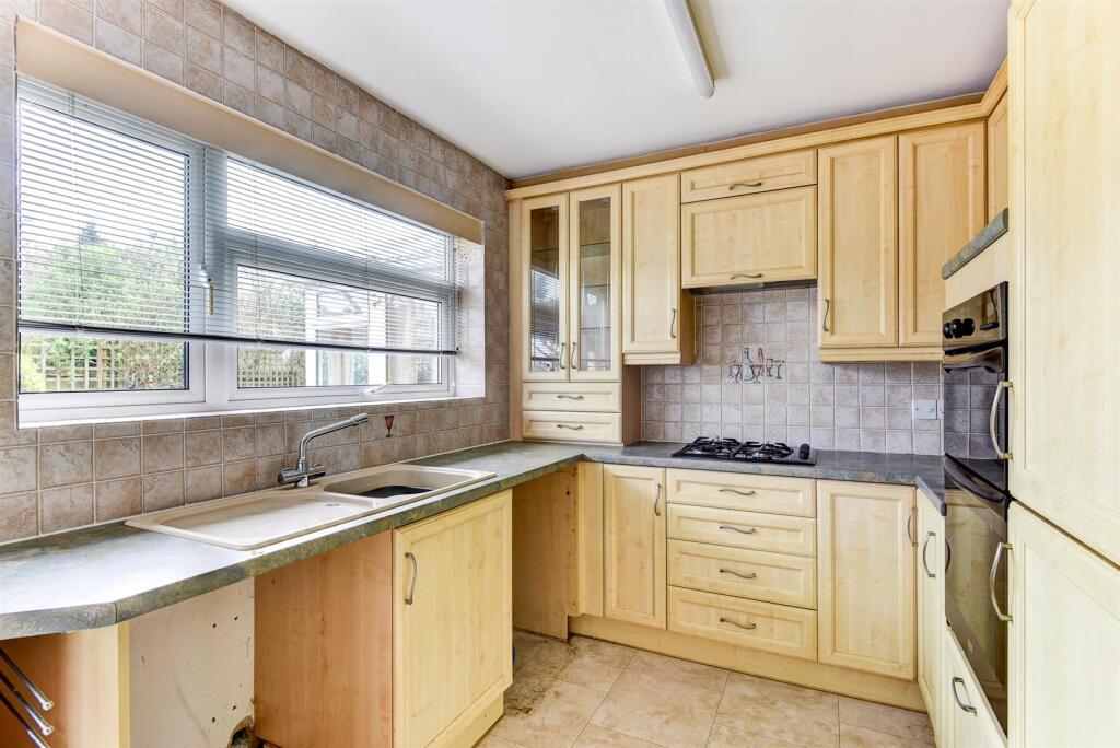 Aldsworth Avenue, Goring-By-Sea, BN12 4XQ photo 3