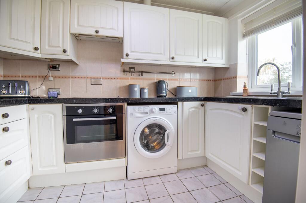 Apartment in Little Harrowden - View 3
