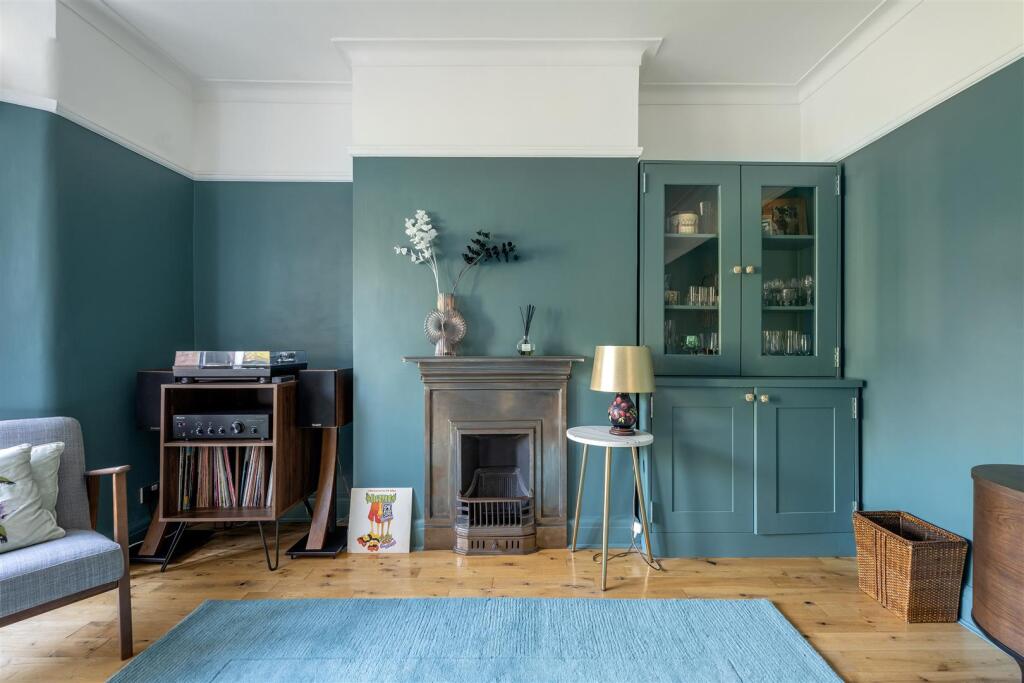 House in London - View 5