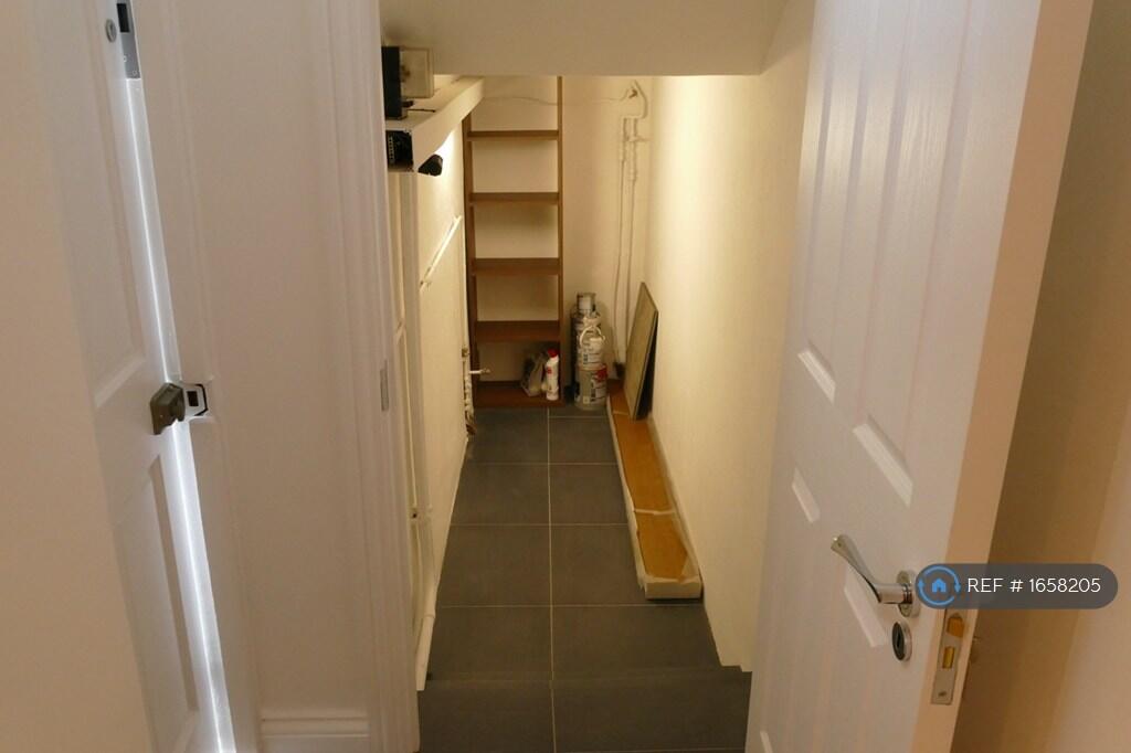 2 bedroom maisonette for rent