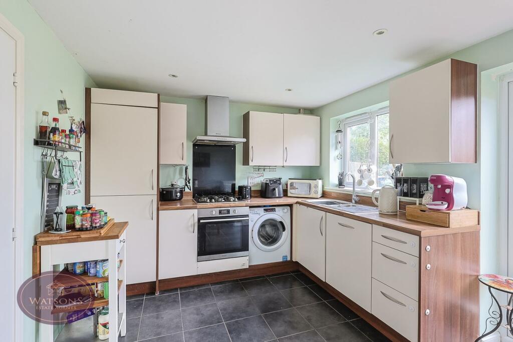 House in Ashfield, Hucknall - More