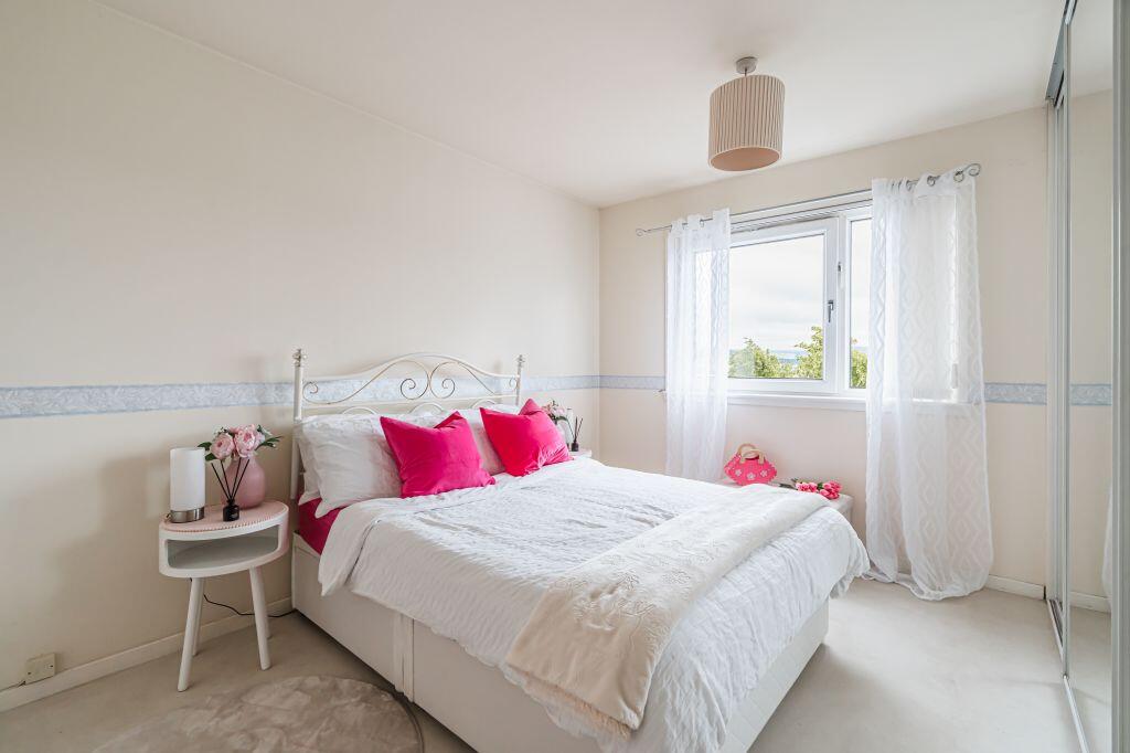 5 Caerlaverock Court, Craigievar Wynd, Edinburgh, EH12 8GD photo 4