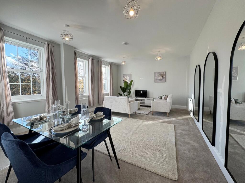 2-bed flat on Brunswick Road, Deepcut, Camberley, Surrey, GU16, £385,000