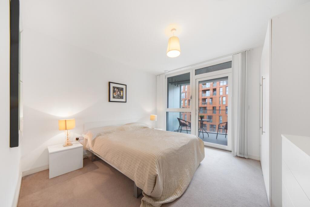 Apartment in London, Enderby Wharf, East Greenwich - More
