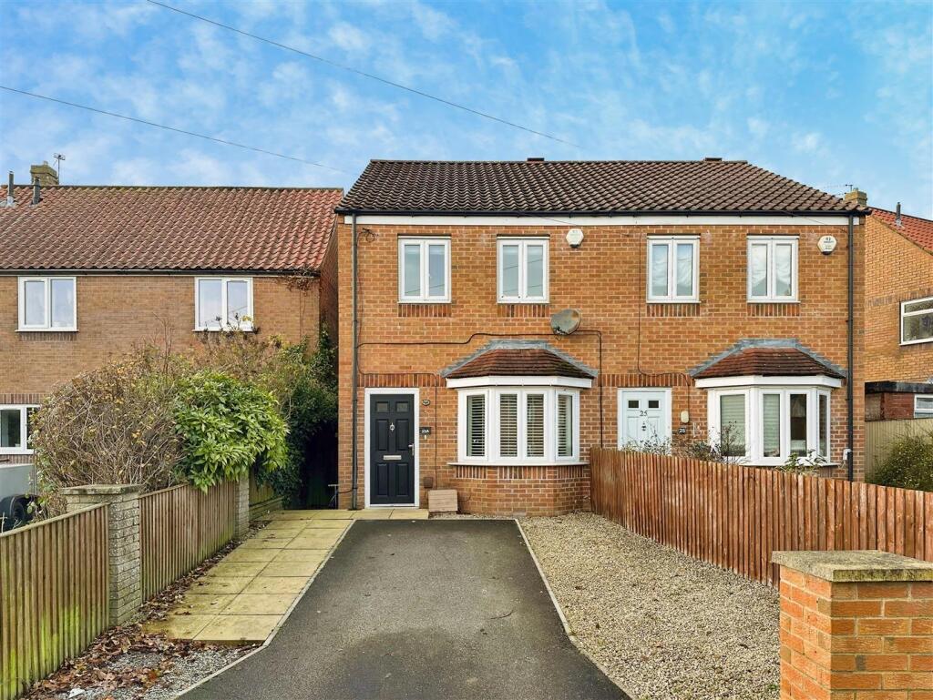 3-bed semi-detached on Galtres Drive, Easingwold, York, £250,000