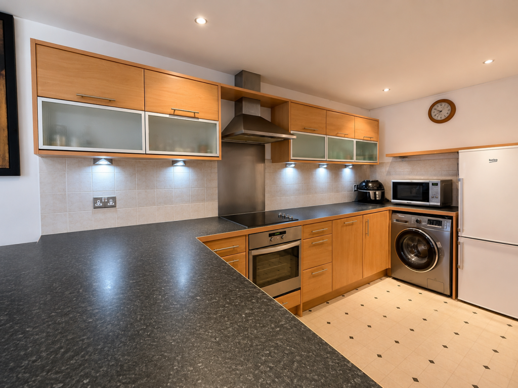Apartment in Ilford - More