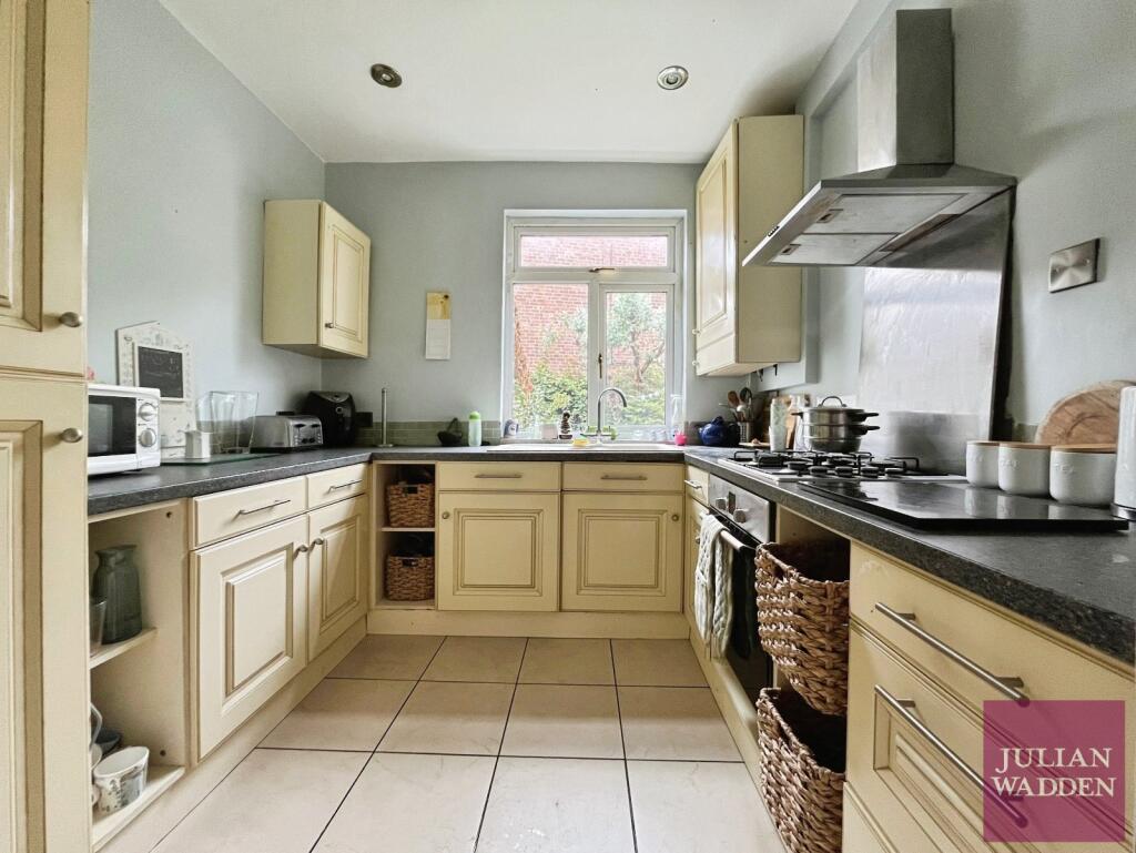 House in Stockport, Heaviley, Cale Green - View 4