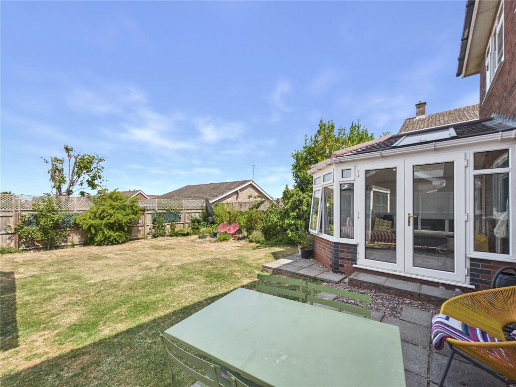 House in Malvern Hills, Malvern - More