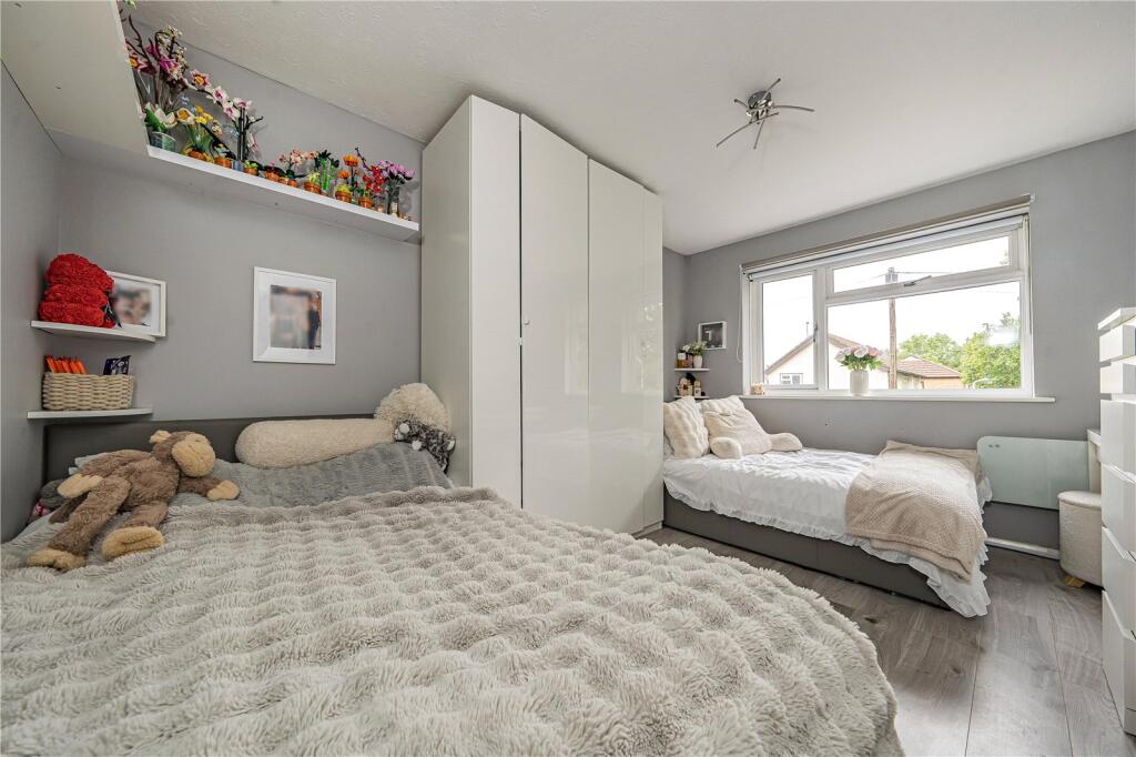 Apartment in London - More