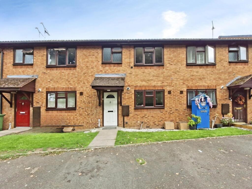 2-bed terraced on Lloyd Close, Nuneaton, Warwickshire, CV11, £140,000