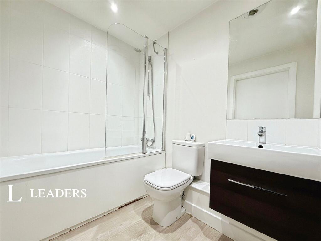 Apartment in Worthing, West Sussex - View 5