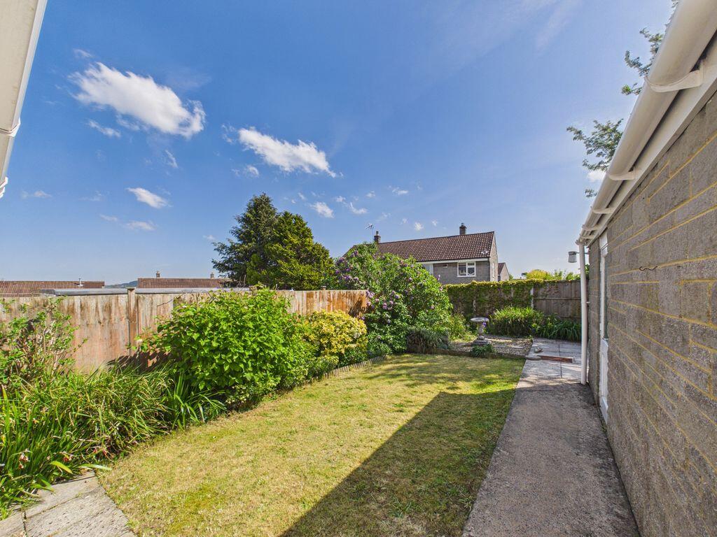 11, Laburnum Drive, Somerton photo 2