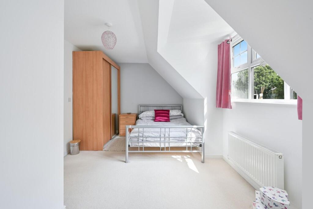 Apartment in Reigate and Banstead, Surrey - View 5