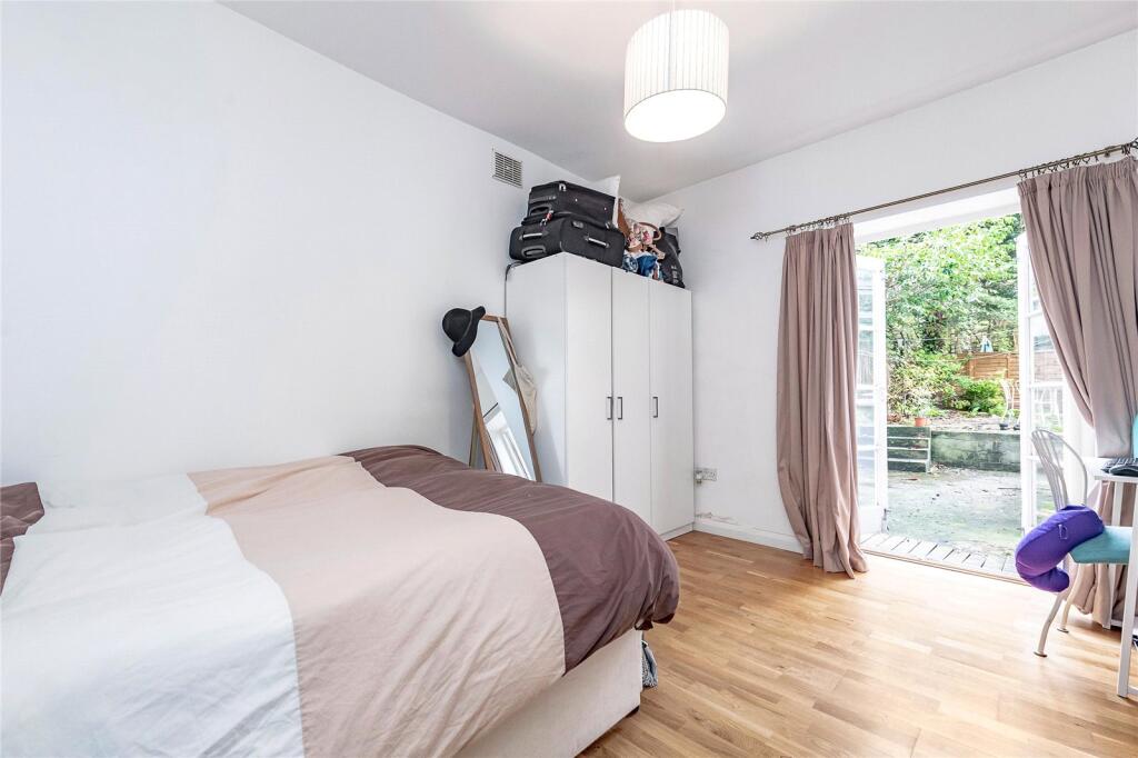 Apartment in London - View 2