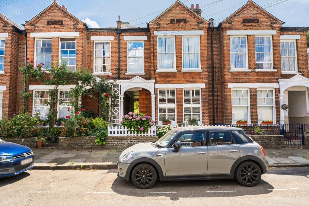 Main image of property: North Avenue,
Kew, TW9