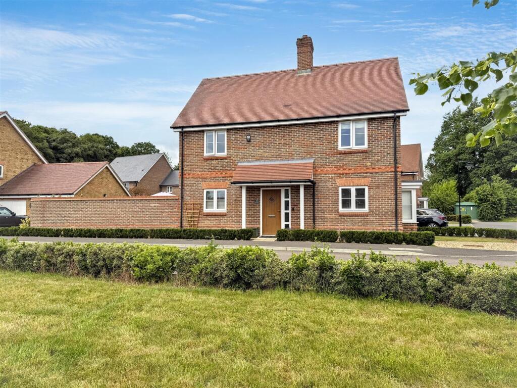 Main image of property: Bay Tree Rise, Sonning Common