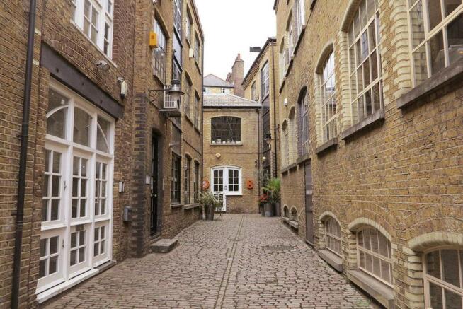 courtyard1.jpg