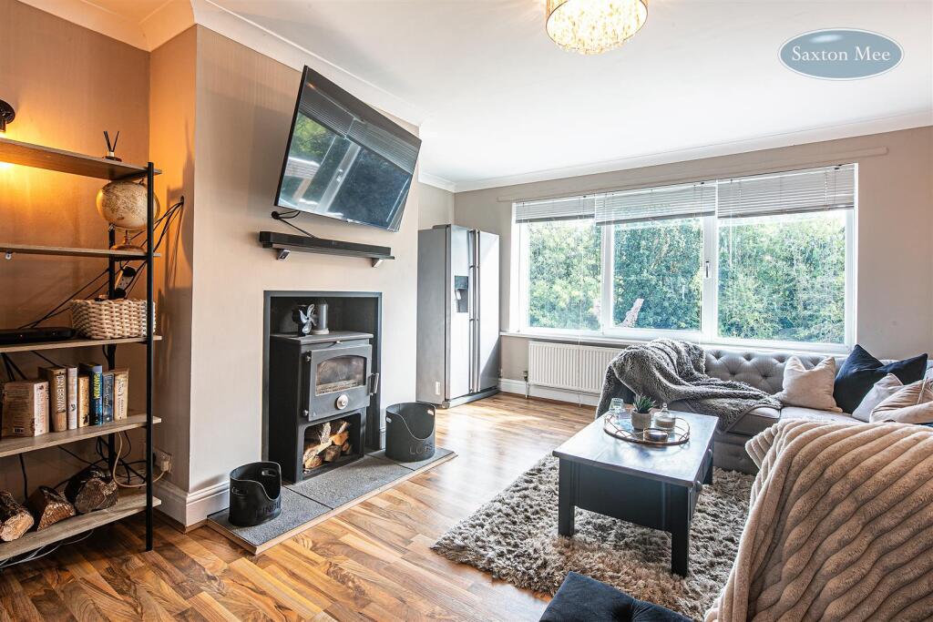Brampton Crescent, Wombwell, Barnsley photo 3