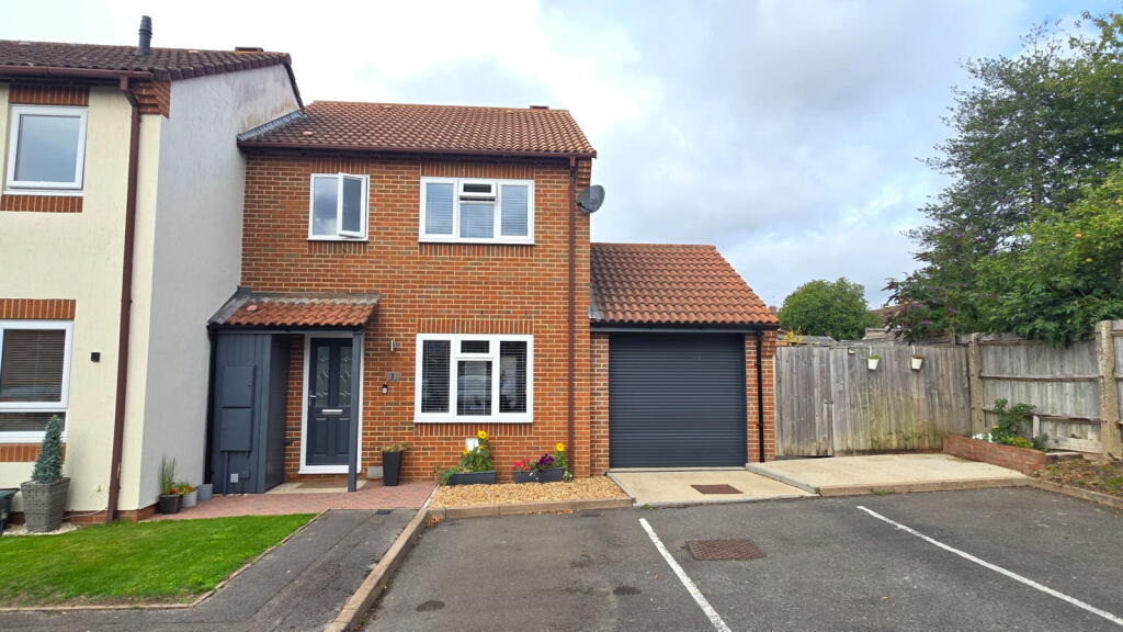 Main image of property: Kendal Close, Thatcham, RG18 3FT