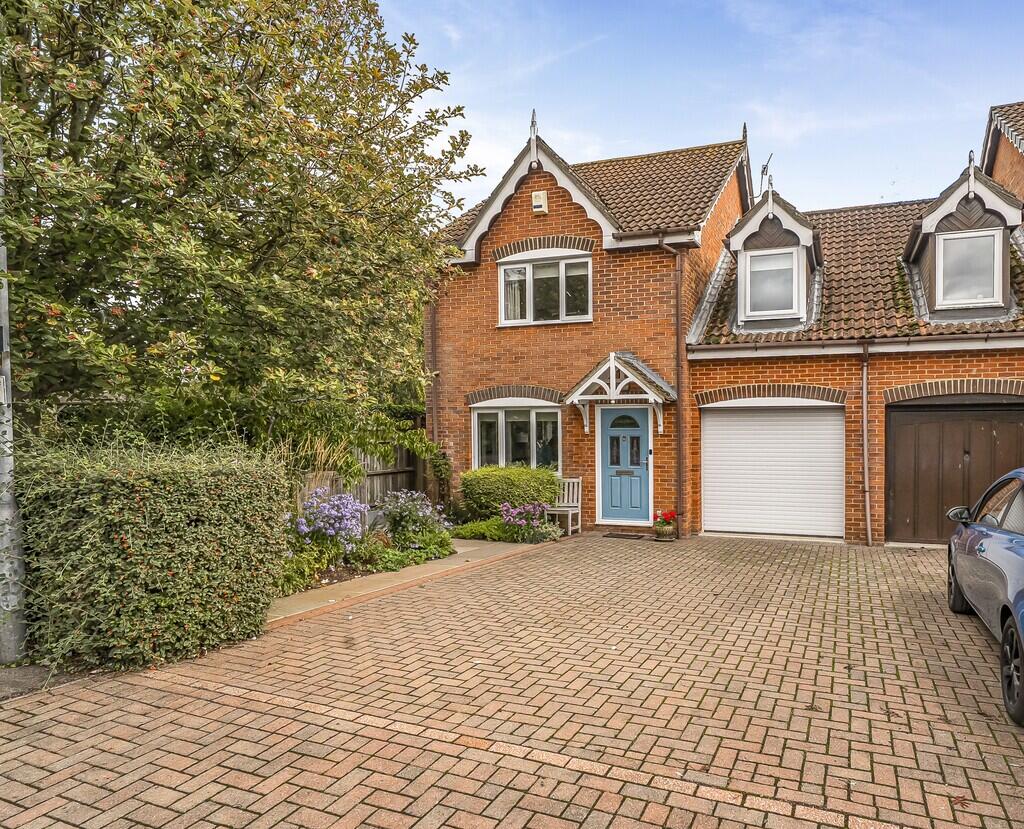 3-bed detached on Wansdyke Road, Great Bedwyn, £450,000