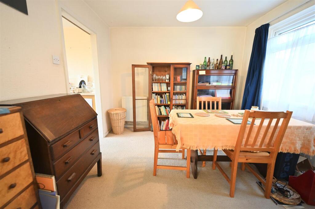 25, Ronaldshay Drive photo 4