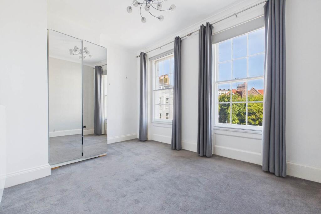 Apartment in London, Leyton - More