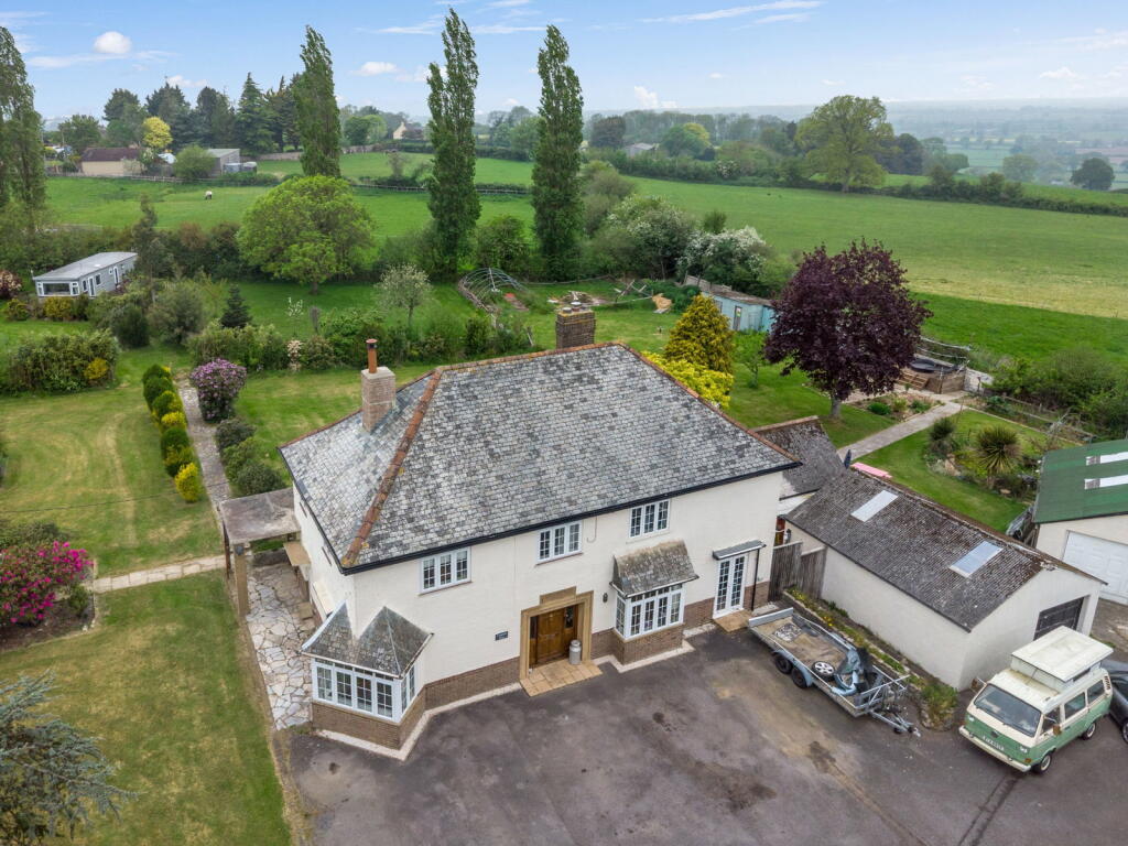 House in Yeovil, Yeovil Without - View 4
