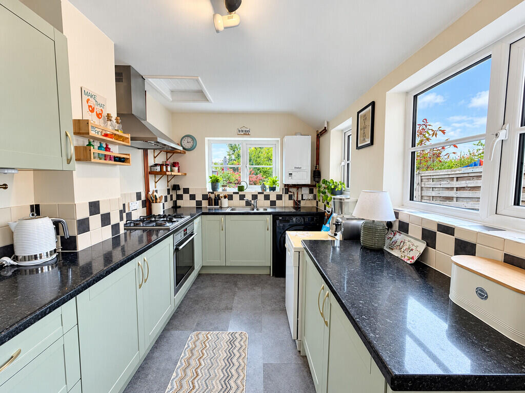 House in Biggleswade, Central Bedfordshire - More