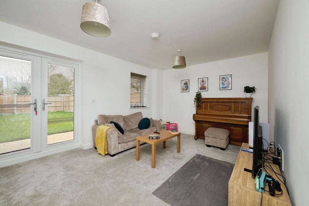 Okey Close, Market Harborough, LE16 photo 2