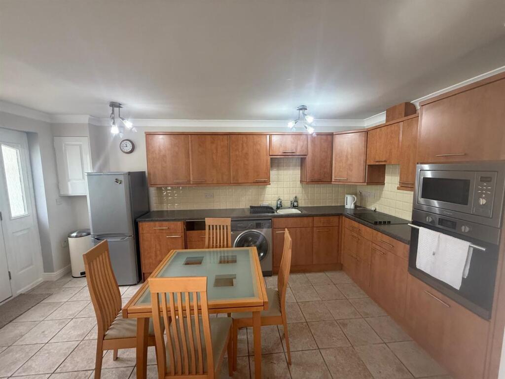 House in Bradford - View 4
