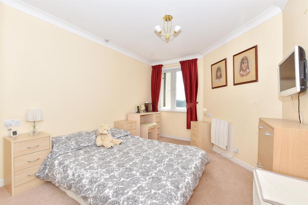Apartment in Canterbury - More