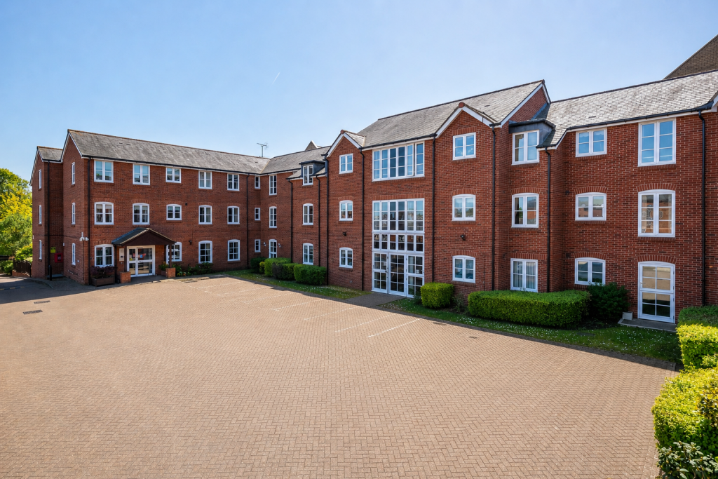 Main image of property: Paynes Park,Hitchin,SG5 1EJ