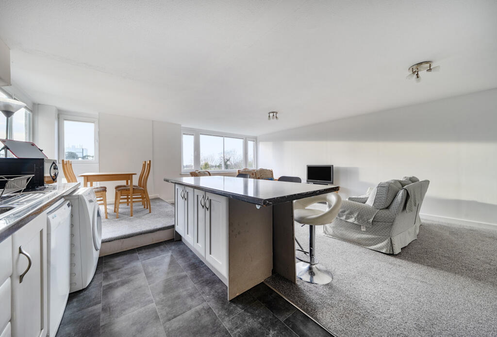 Apartment in Bristol - View 3