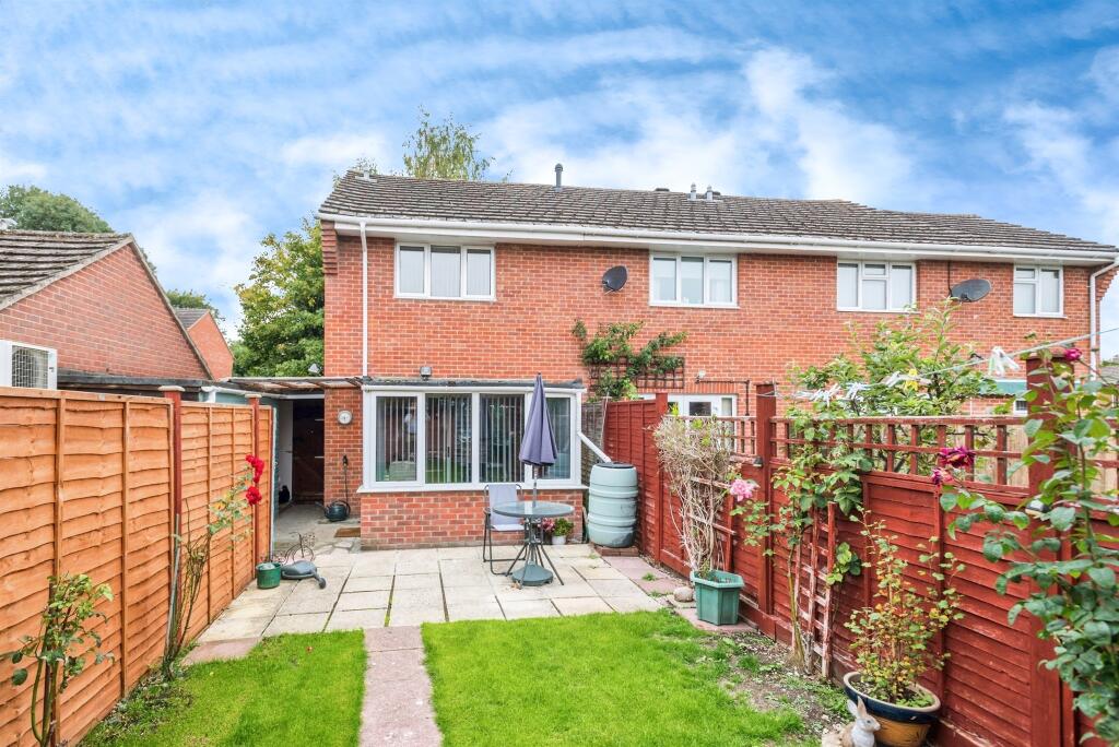 Millers Close, Chalgrove, Oxford photo 3